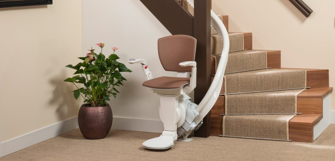 Wat zijn de kosten voor een traplift bij een smalle trap?